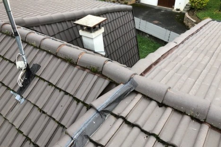 2. La Roche sur Foron : Malfaçon sur toiture 2. La Roche sur Foron : Malfaçon sur toiture