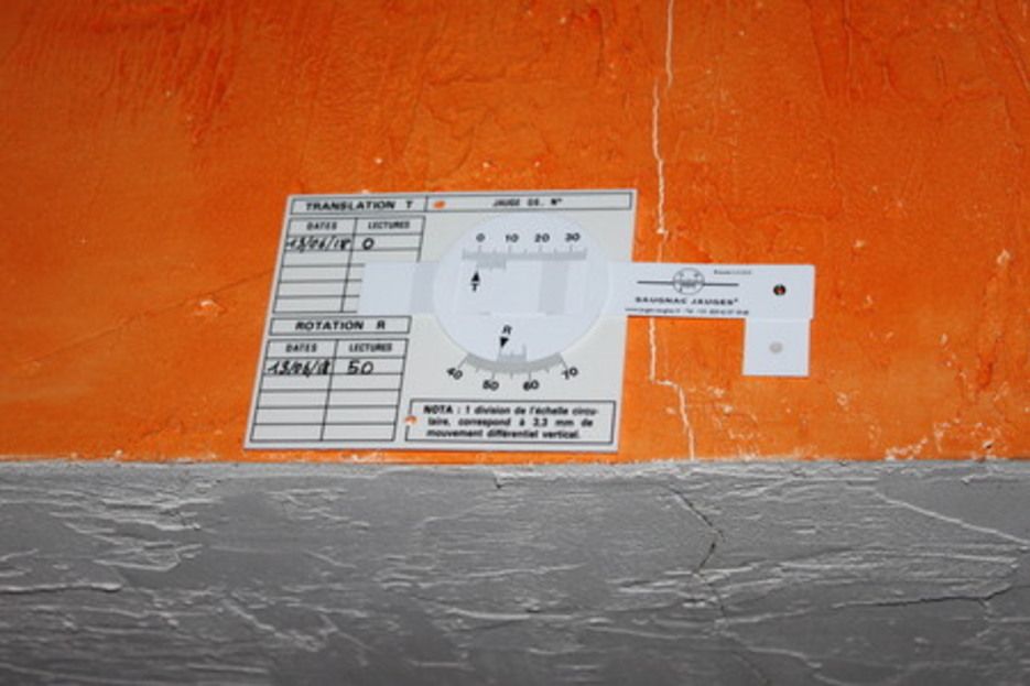 1. Pouilly : mouvements sur poutre béton intérieur 1. Pouilly : mouvements sur poutre béton intérieur