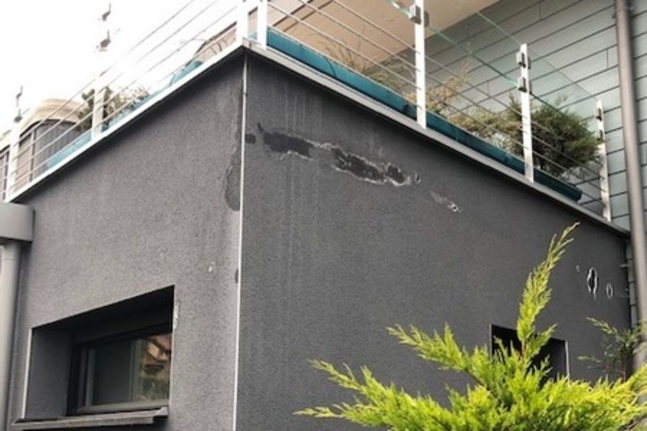 1. Neuvecelle : Infiltrations depuis une toiture terrasse 1. Neuvecelle : Infiltrations depuis une toiture terrasse