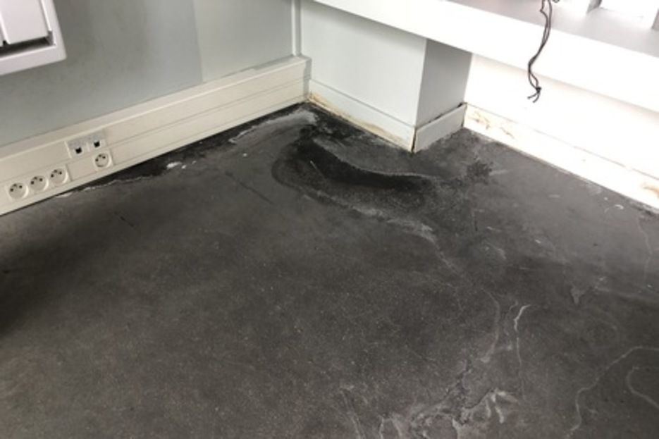 2. Vongy : Infiltrations dans bureaux professionnelles 2. Vongy : Infiltrations dans bureaux professionnelles